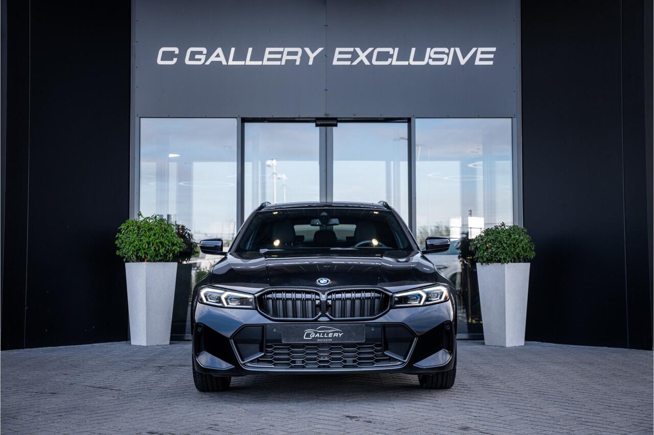 BMW 3-SERIE Touring 320e - M Sport | Panorama | HUD | Carplay | Stoelverwarming