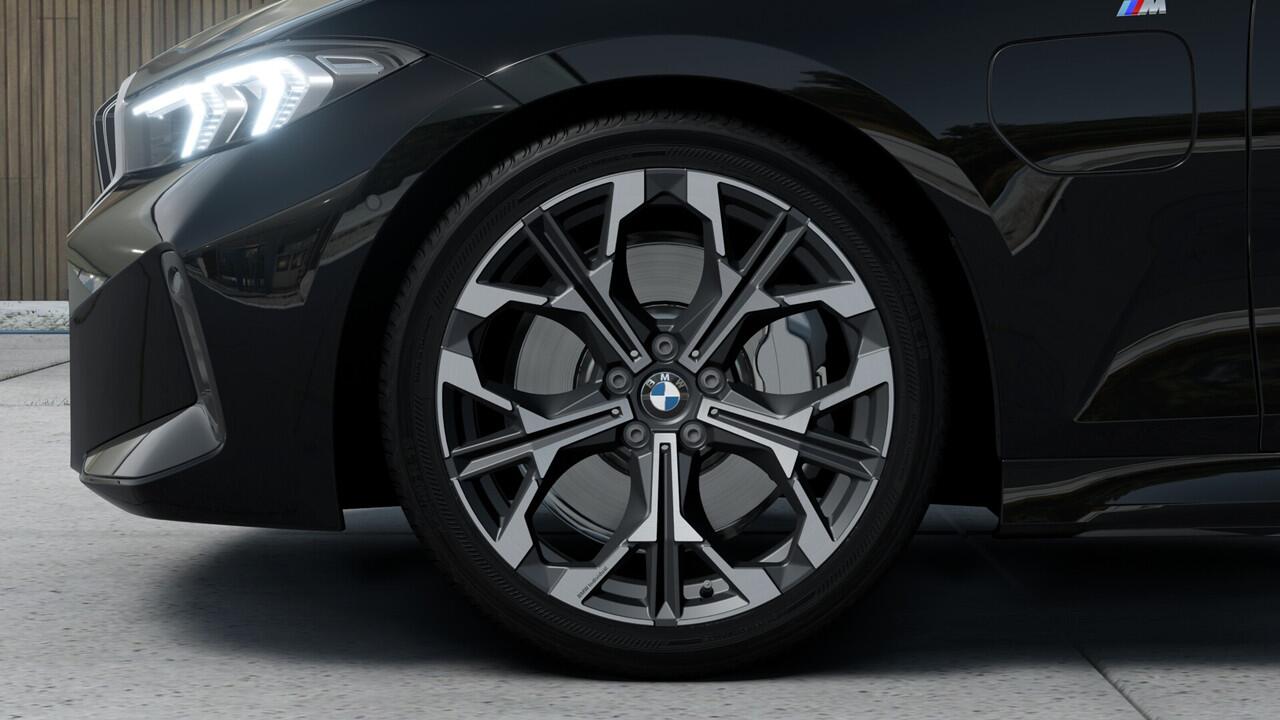 BMW 3-SERIE 330e M Sport Automaat / Schuif-kanteldak / Trekhaak / Sportstoelen / Achteruitrijcamera / Comfort Access / Parking Assistant / Stoelverwarming