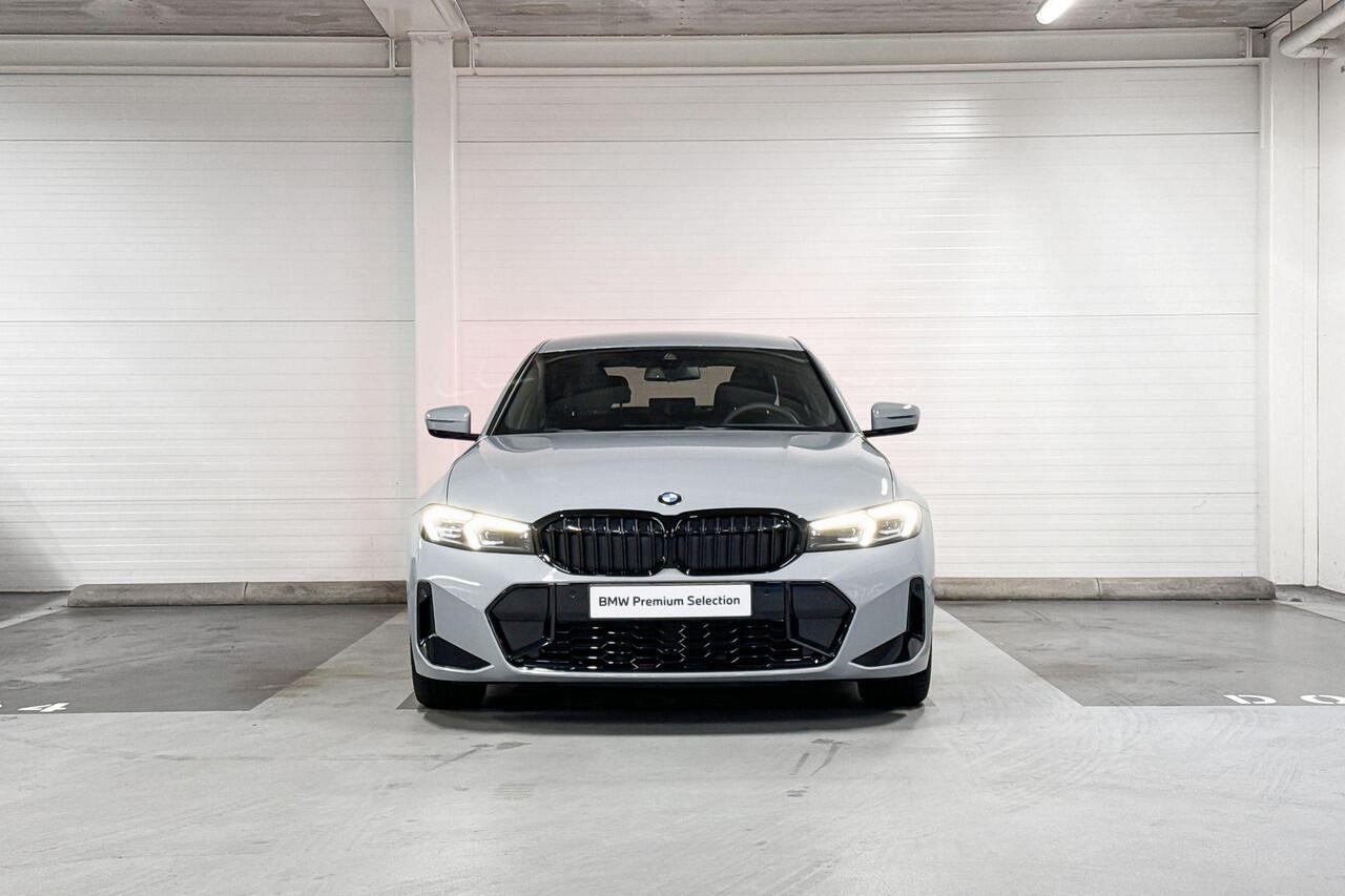 BMW 3-SERIE Sedan 318i | M-Sport Pro | Comfort Pack | Harman/Kardon | Comfort Access | Selections