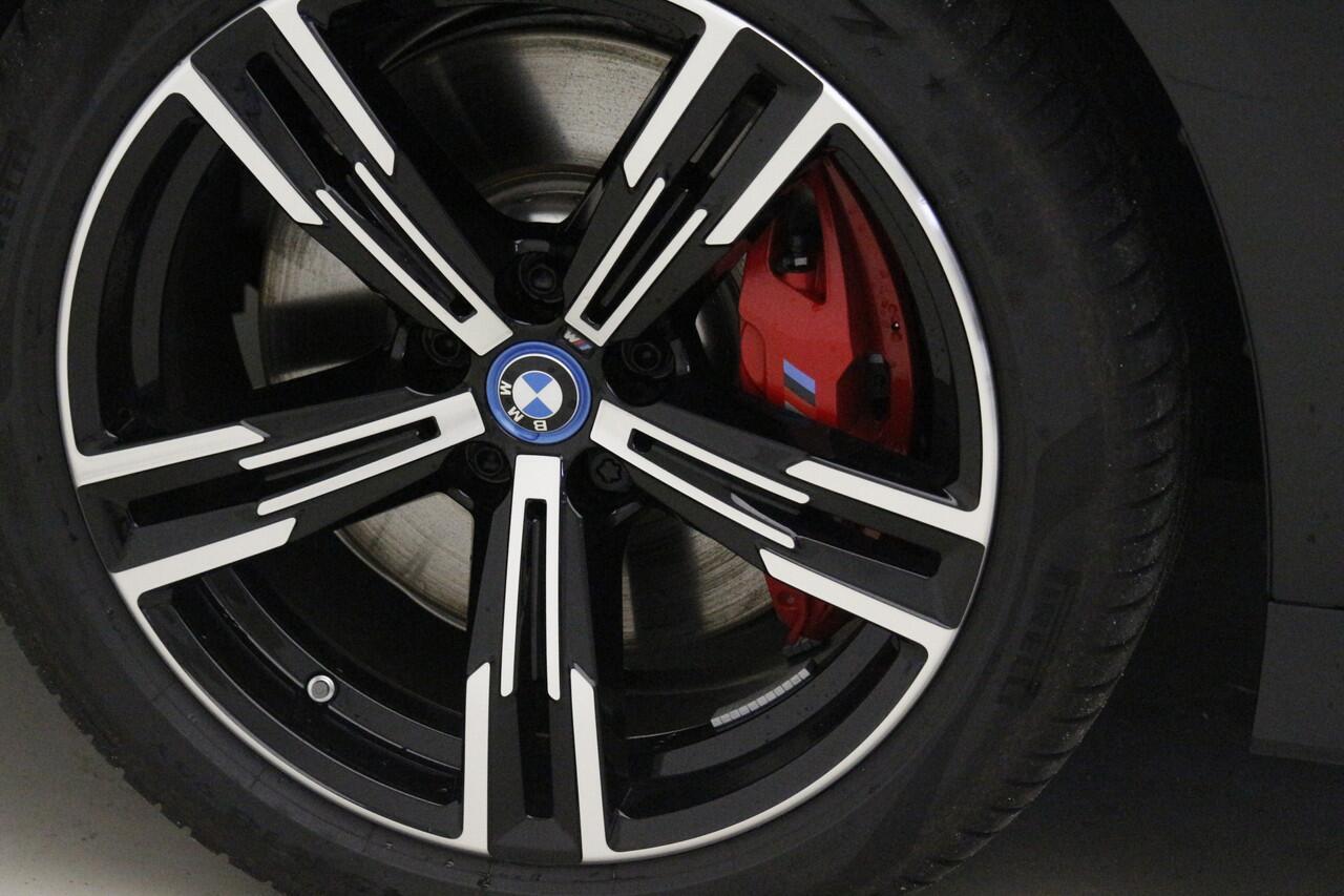 BMW 3-SERIE 320e M-Sport Pro | M Adaptief onderstel | Adaptieve LED koplampen | BSI 3 jr - 40.000 km | Nu voor 41.895,-