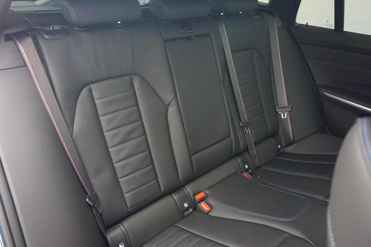 BMW 3-SERIE Touring 330e M Sportpakket Pro 19'' / Harman Kardon / Panoramadak / Driving Assistant Professional