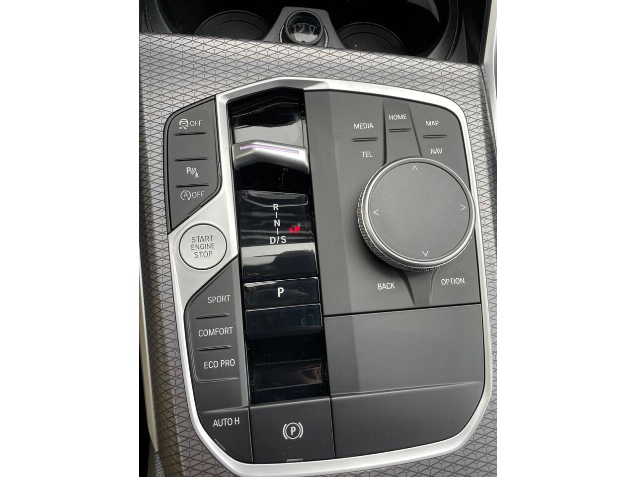 BMW 3-SERIE Touring 330i M-Sport Automaat Navigatie, Climate Control, Adaptive Cruise Control, LED, 18"Lm, Half Leder/Alcantara