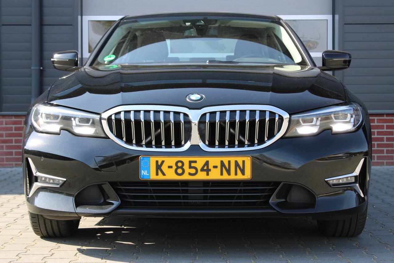 BMW 3-SERIE 320i High Executive Leder - Stoelverwarming - Dealer onderhouden Luxery line
