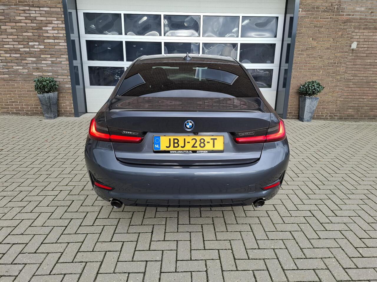 BMW 3-SERIE 320e BusinessBlack Edition