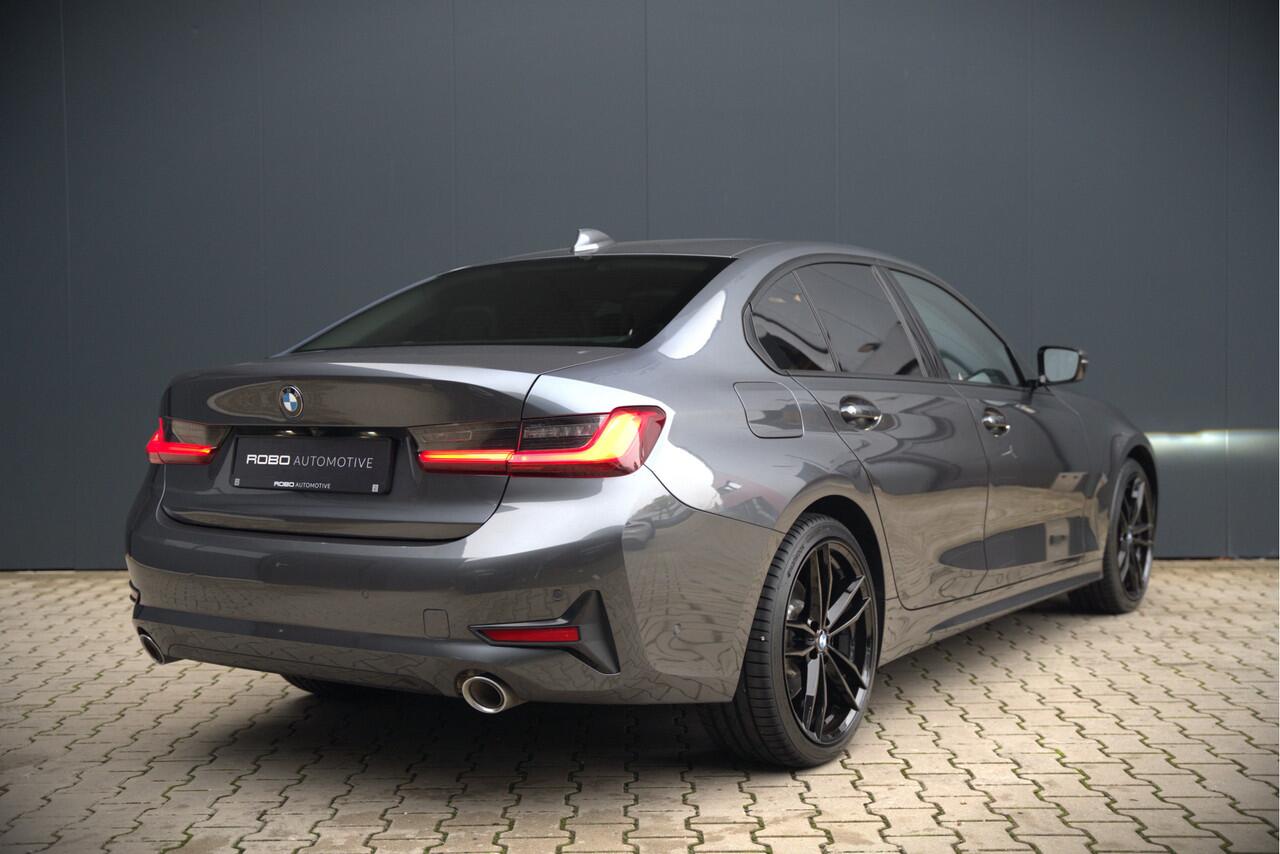 BMW 3-SERIE 330e eDrive Edition Sportline | Stoelverwarming | Cruise Control | Leer | Camera | Keyless | Apple Carplay | Ambiance Verlichting | HIFI | Parkeersensoren | Navigatie | NAP | Sport