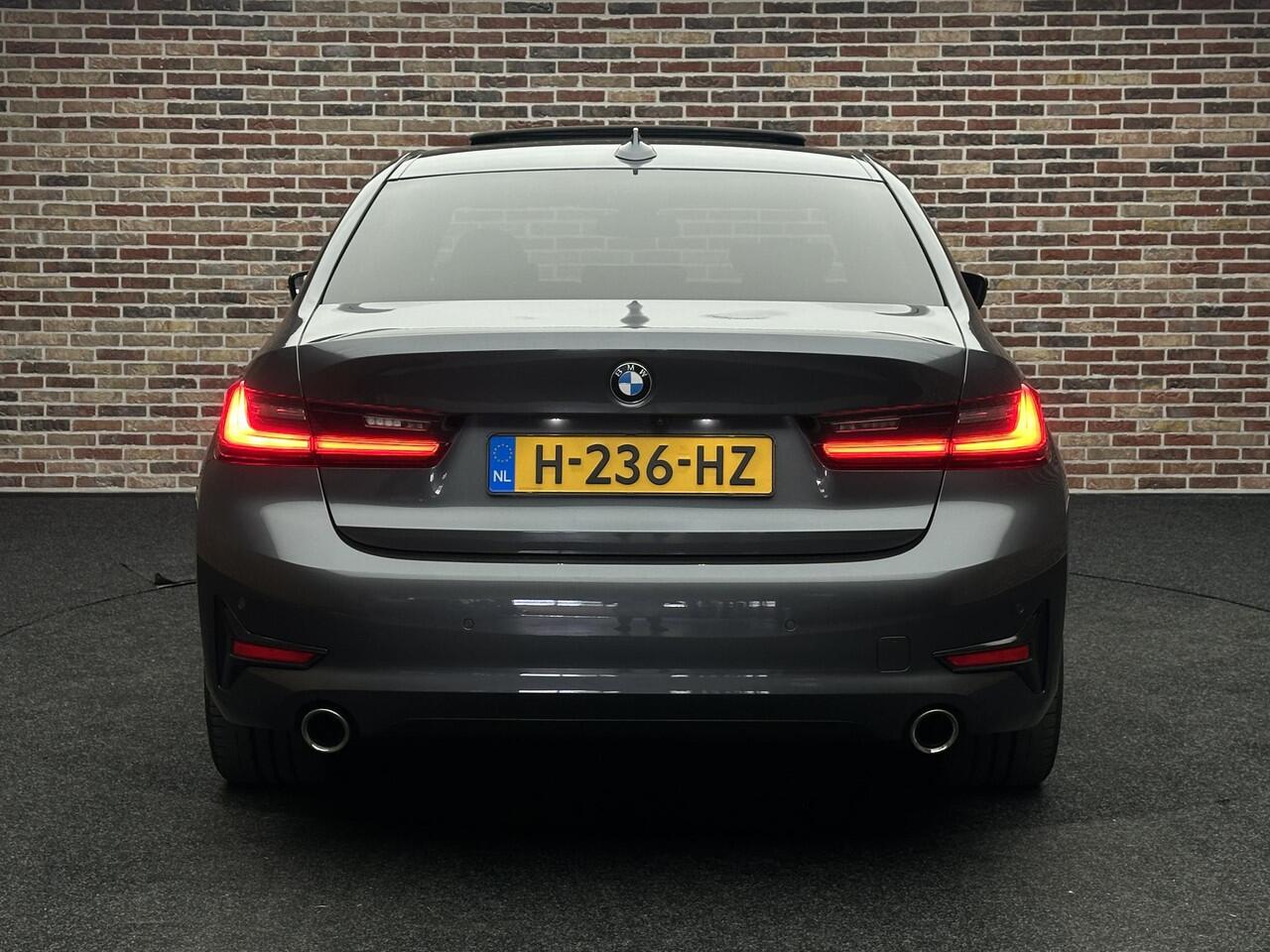 BMW 3-SERIE 320i High Executive Edition Open Dak Sfeer Led Camera NL Dealer BTW
