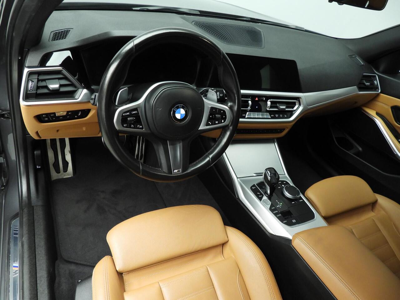 BMW 3-SERIE Touring 318i | M-Sportpakket | Laserlicht | Leder | Navigatie | Sportstoelen | Stoelverwarming | DAB | Alu 18 inch
