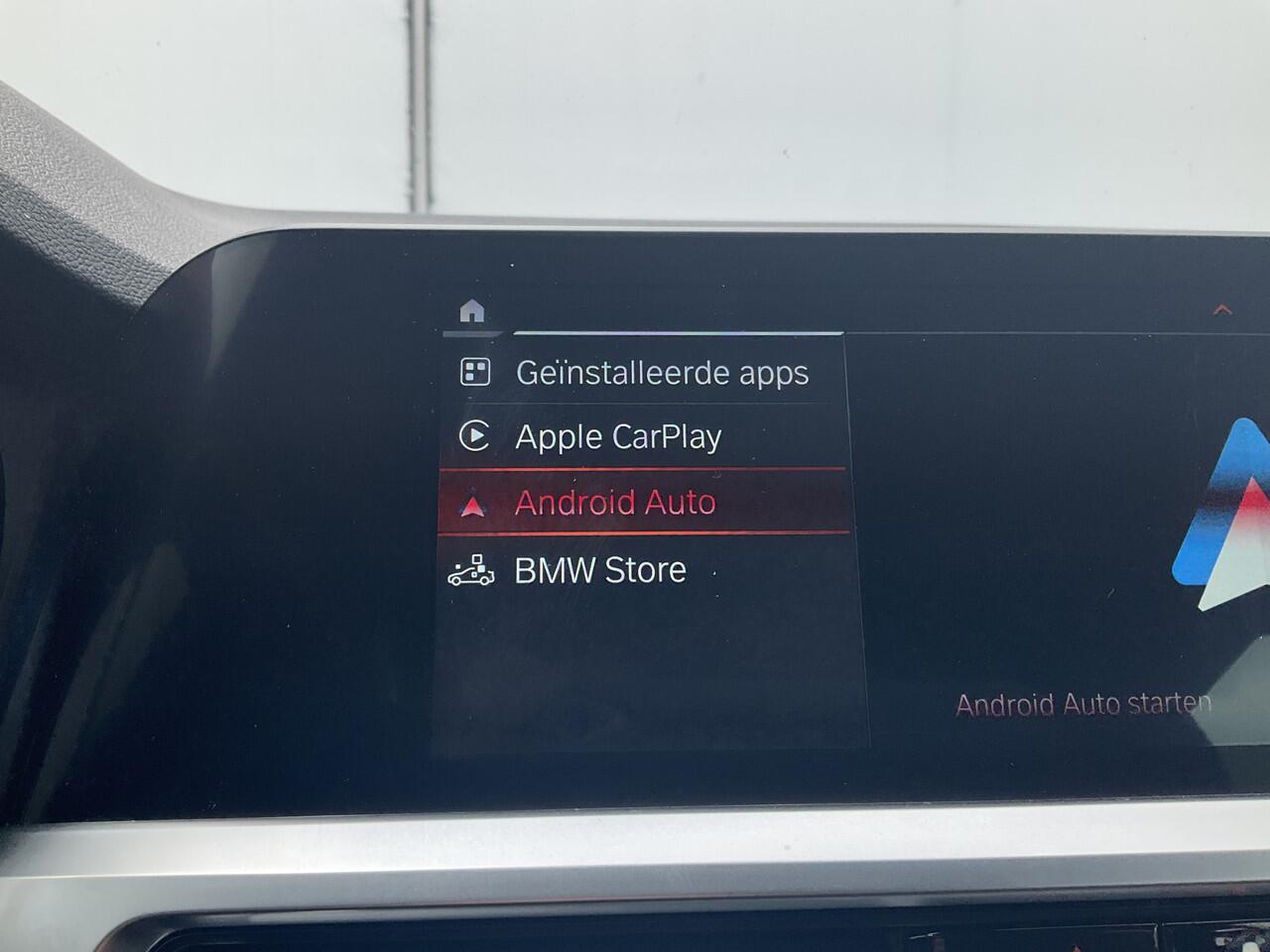 BMW 3-SERIE Touring 318 2.0D 150pk High Executive Harman/Kardon Leder Carplay Led Facelift NL-Auto!