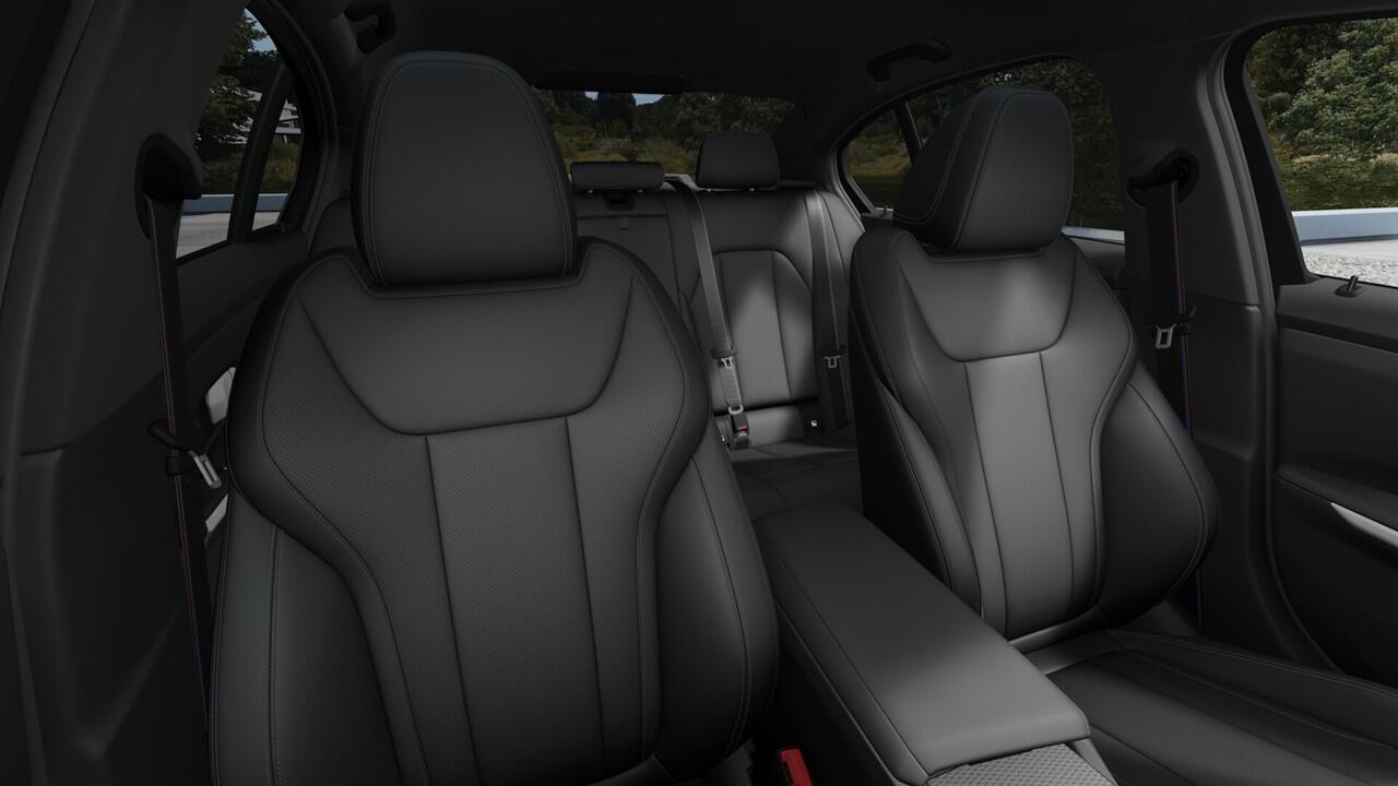 BMW 3-SERIE 330e High Executive M Sport Automaat / Sportstoelen / Adaptieve LED / Comfort Access / Parking Assistant Plus / Live Cockpit Professional / Stoelverwarming