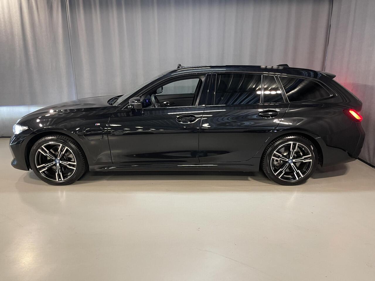 BMW 3-SERIE Touring 330e xDrive M Sport 18"/Panoramadak/Trekhaak/Dodehoek/Keyless/Head-up/Laser LED/Camera/HiFi/Stoelverwarming