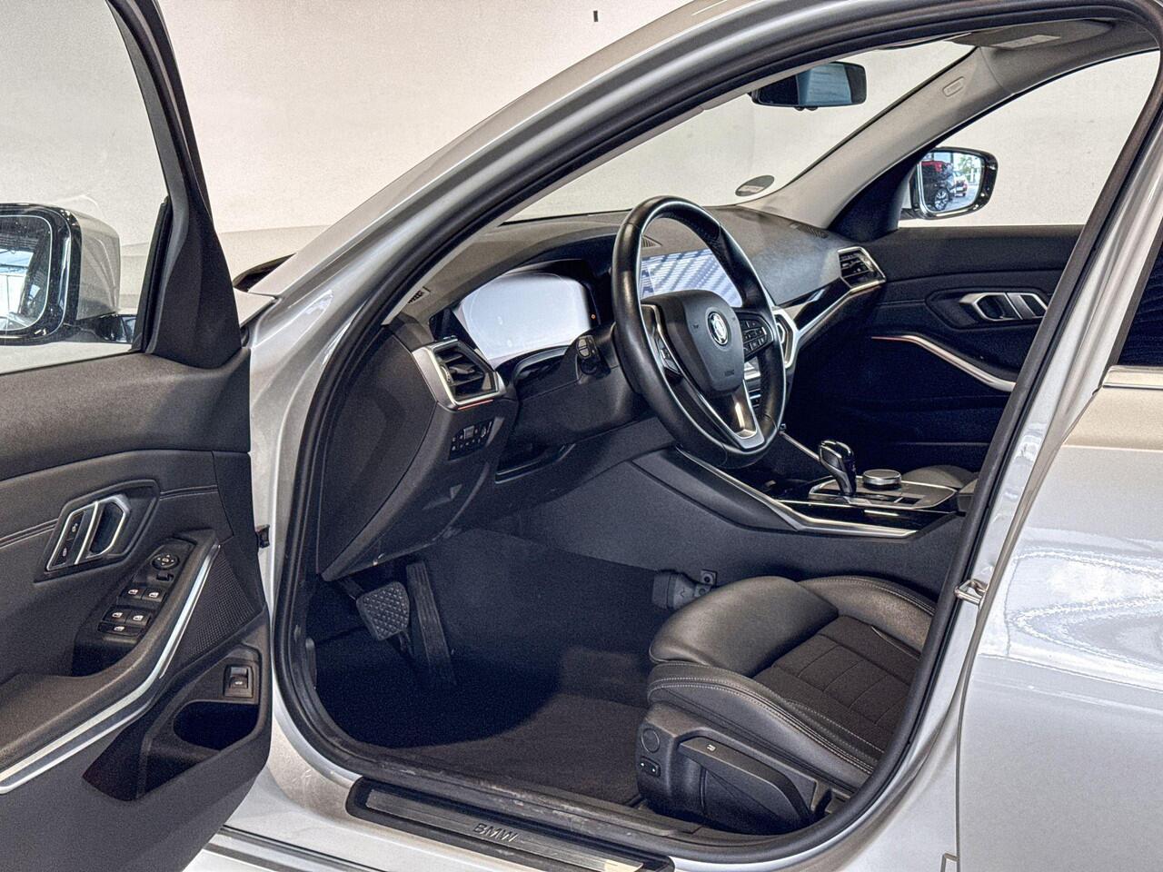 BMW 3-SERIE Touring 320i Executive Edition Model Sport Line Aut.