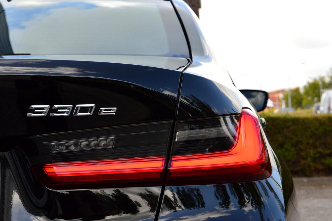 BMW 3-SERIE 330e High Executive Rijklaarprijs-Garantie Navigatie Led Apple carplay Trekhaak Airco