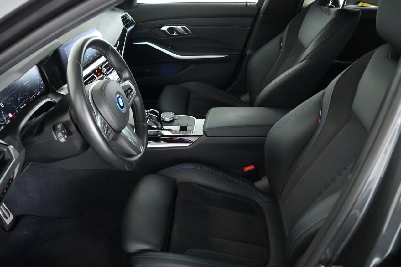 BMW 3-SERIE Touring 330e xDrive M-Sport / Laser-LED / ACC / Cam / HUD