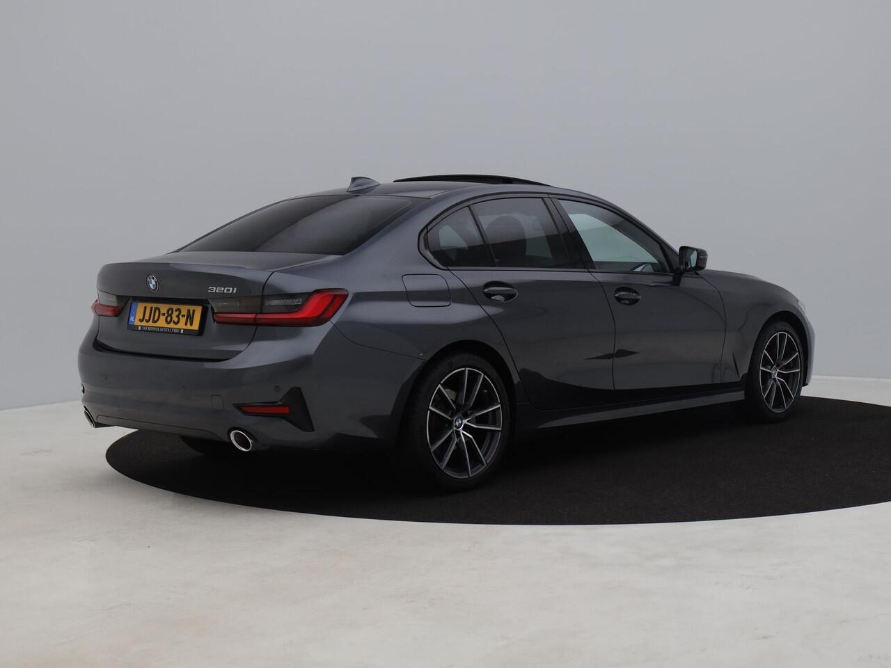 BMW 3-SERIE 320i Business Edition Plus Sport | SCHUIFDAK | CARPLAY