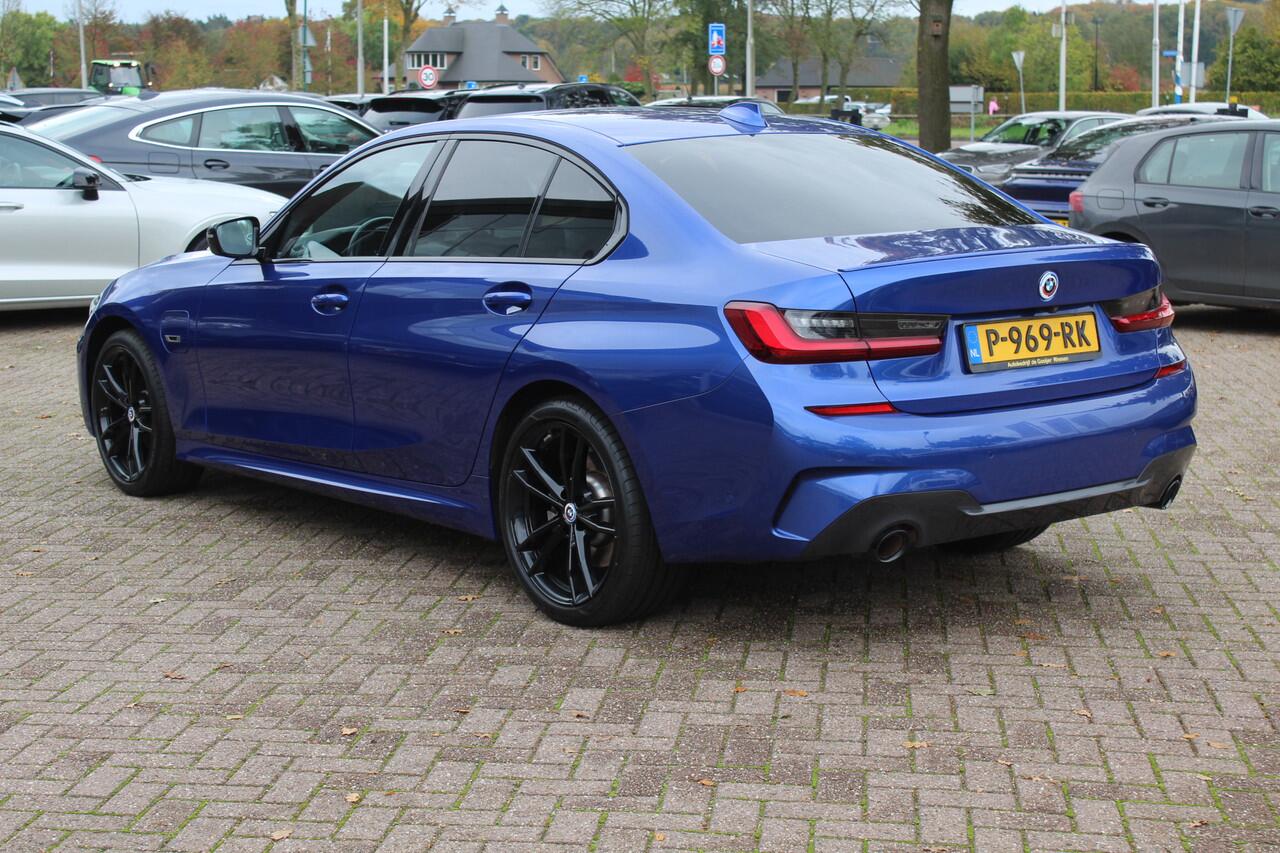 BMW 3-SERIE 320e Business Ed. M Sport / Camera / Leder / Harman Kardon / 19'' / CarPlay / DAB / Cruise Control