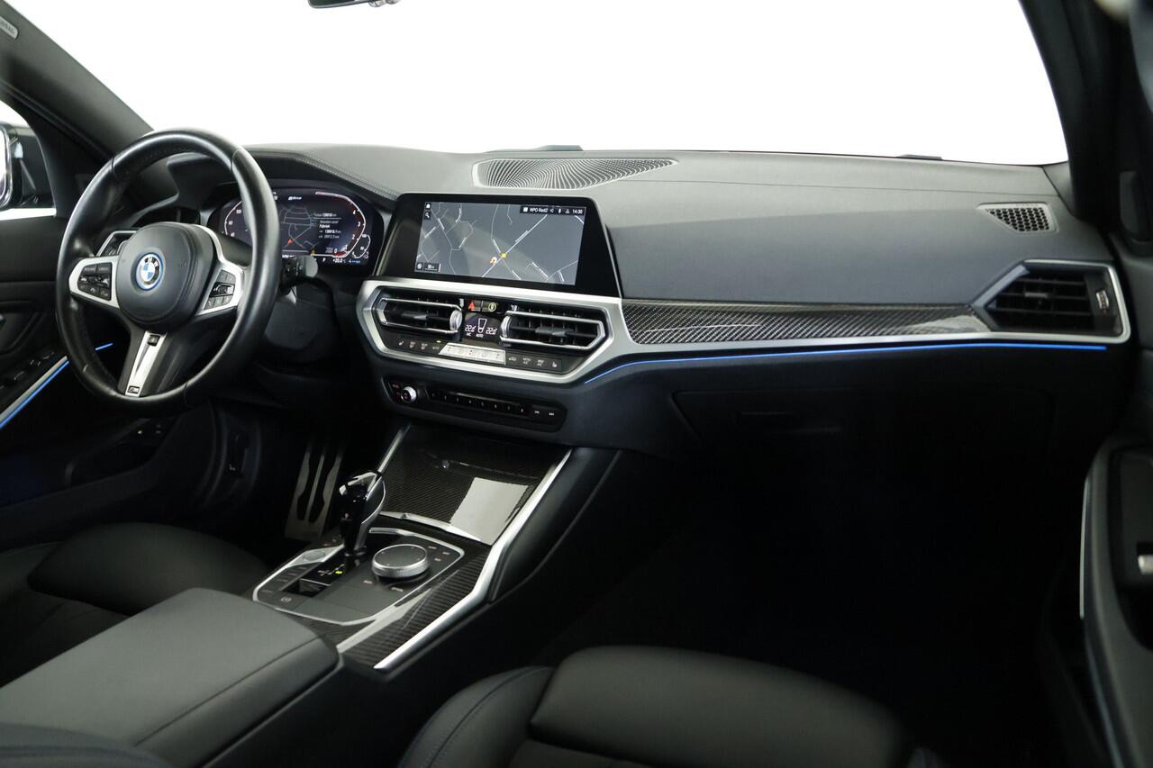 BMW 3-SERIE Touring 330e xDrive M-Sport / Panorama / ACC / Cam / Carbon / CarPlay