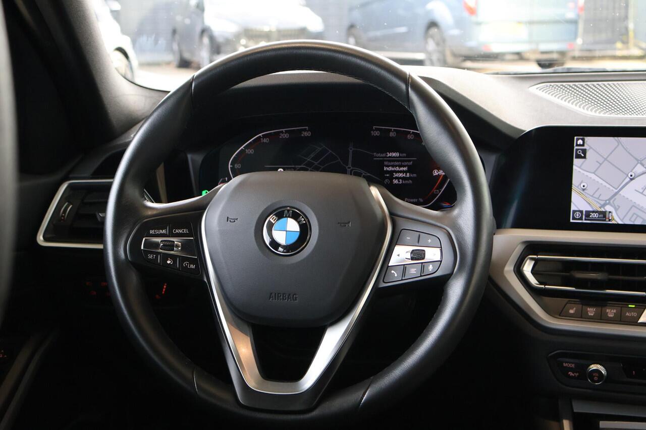 BMW 3-SERIE 318i Business Edition Plus | Parking Pack | Voorstoelen Verwarmd | Apple Carplay