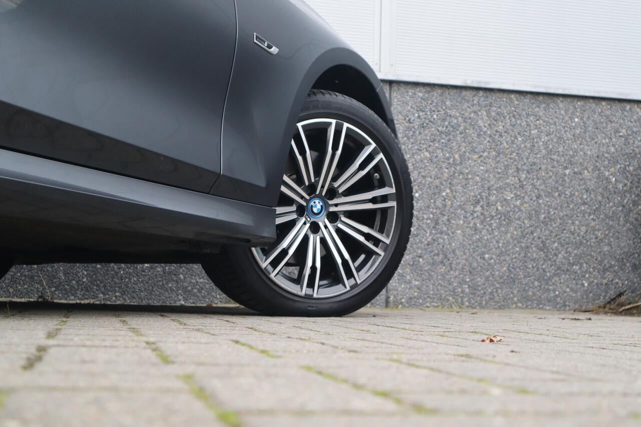 BMW 3-SERIE Touring M-Sport SOH 93% / Hifi / Stoelverwarming / 18inch / Sportstoelen /