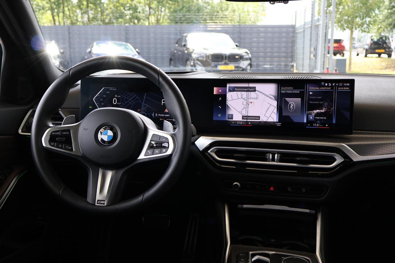 BMW 3-SERIE Touring 318i | M Sportpakket Pro | Innovation Pack | Travel Pack | Panoramadak