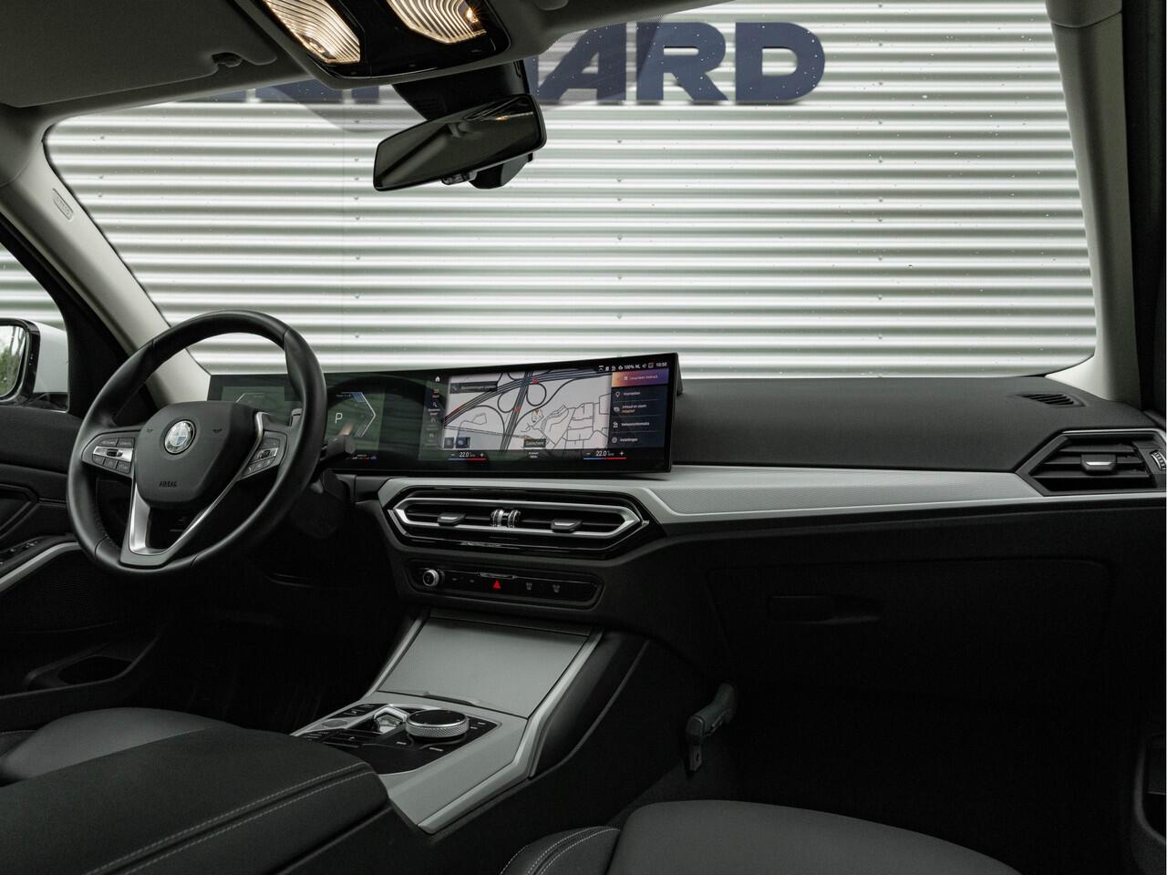 BMW 3-SERIE 320d - Sportstoelen - Trekhaak - 1-Hand - Navigatie - Bluetooth