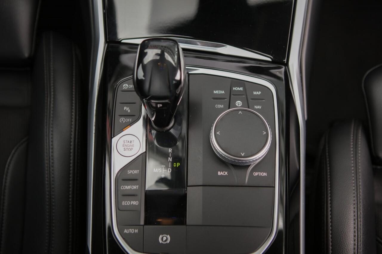 BMW 3-SERIE 320i High Executive