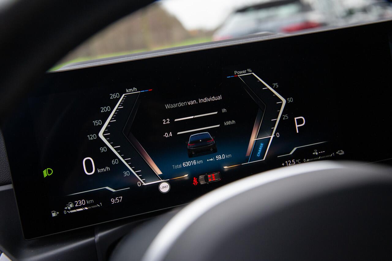 BMW 3-SERIE Touring 330e xDrive , Super sportstoelen, Panoramadak, Adap. cruise,