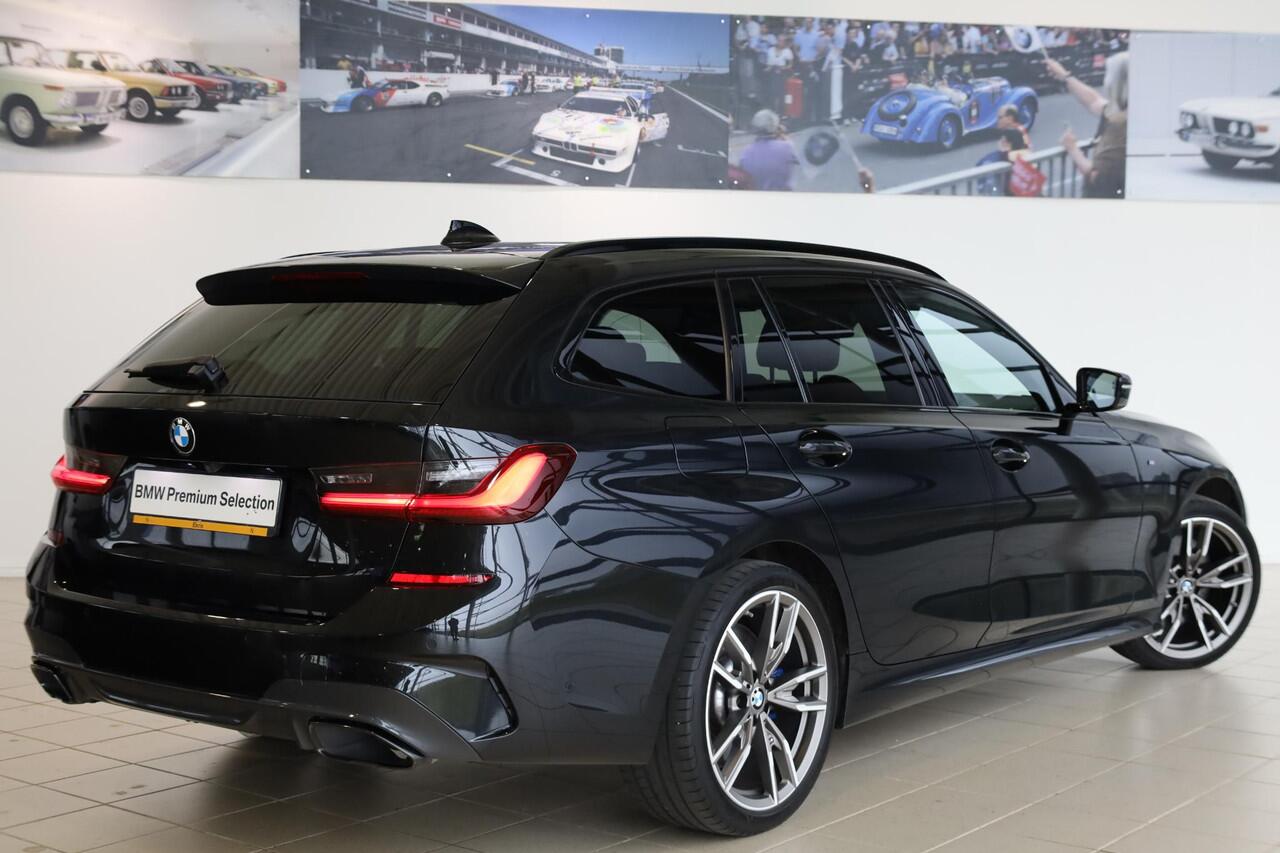 BMW 3-SERIE M340iA xDrive Touring | Head-Up Display | Stuurverwarming | Voorstoelen Verwarmd | Trekhaak