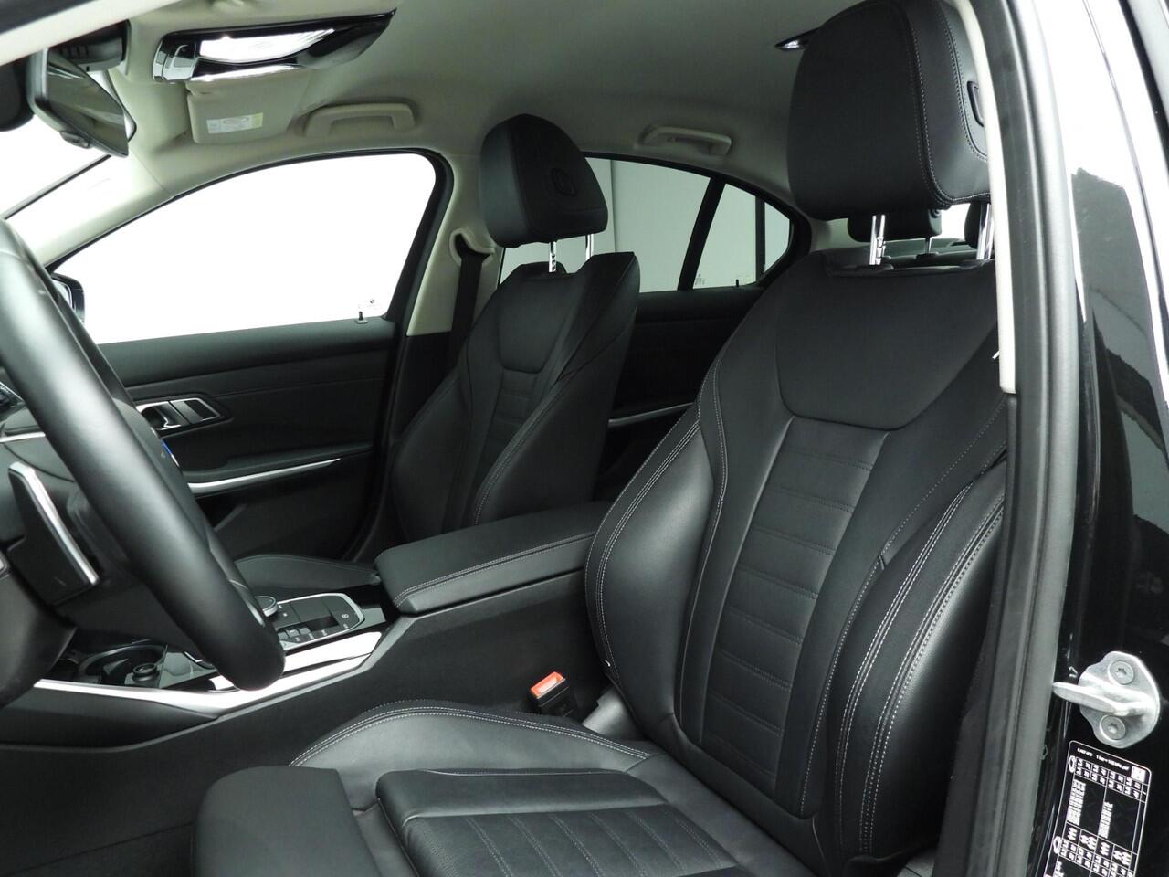 BMW 3-SERIE 320i | LED | Leder | HUD | Elektr. zetels | Sportstoelen | Keyles go | DAB | Harman-kardon sound | Alu 18 inch