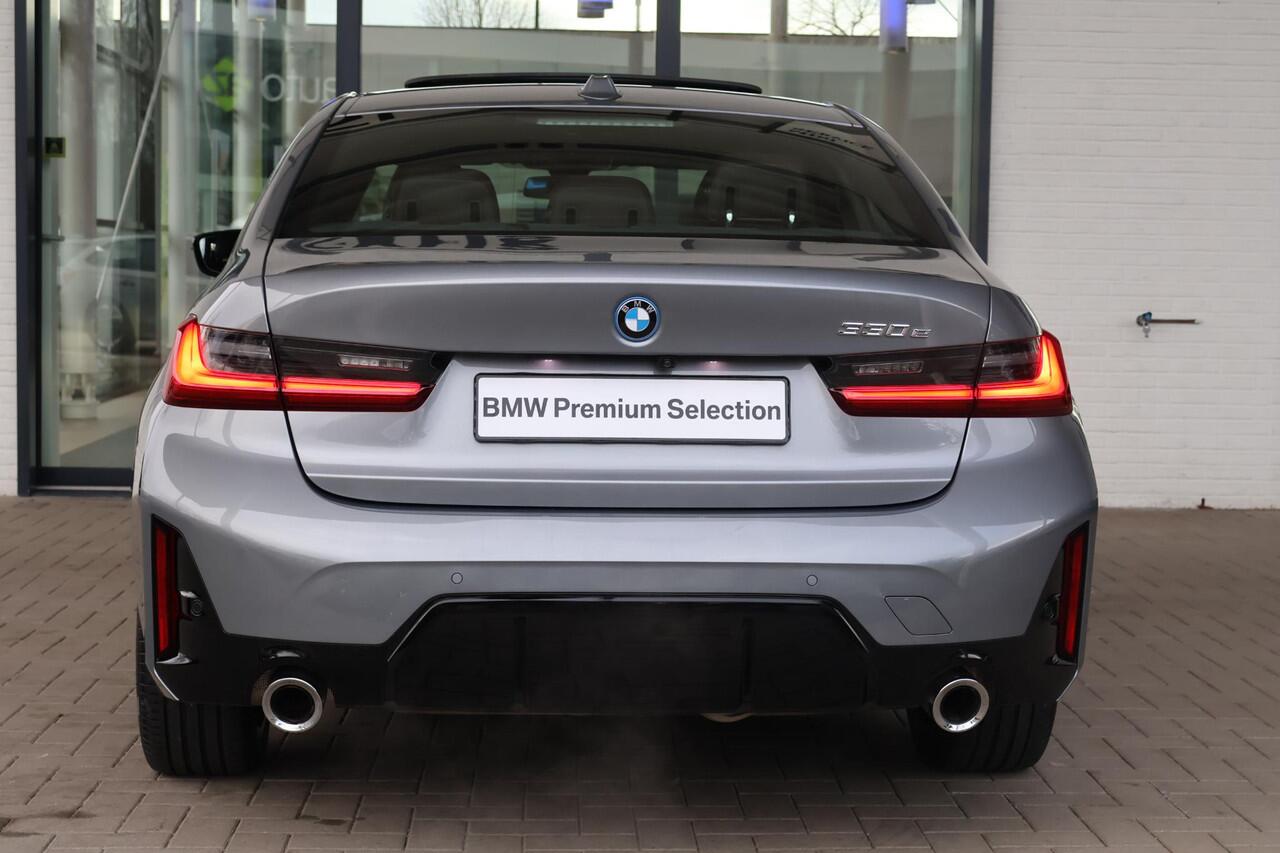 BMW 3-SERIE 330e | M Sportpakket | Comfort Pack | Panorama Dak