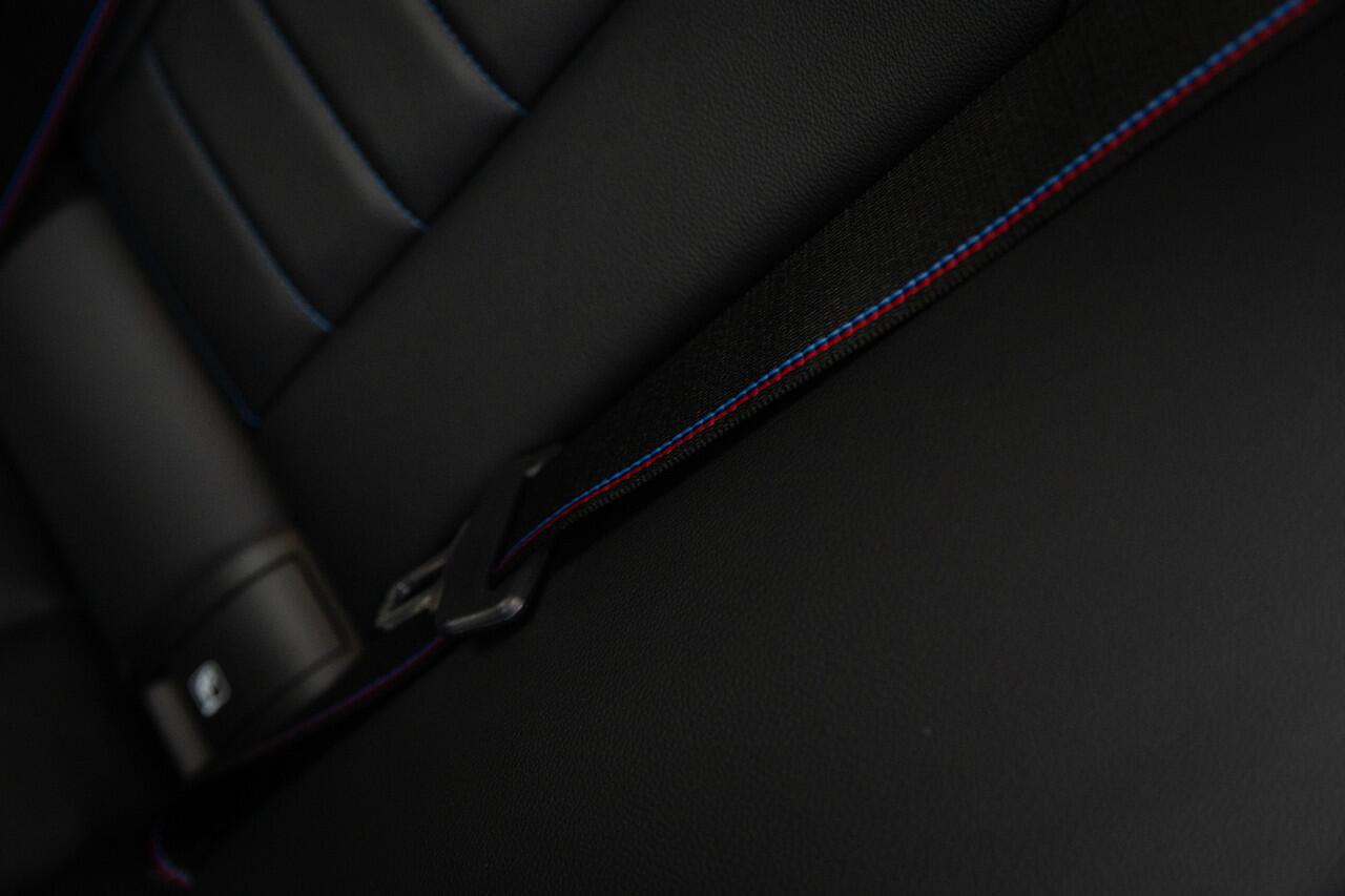 BMW 3-SERIE Touring 330i High Executive Edition , M-Sport Pro, M Supersportstoelen, BMW Individual velgen, Panoramadak, Harman&Kardon, 360-camera,