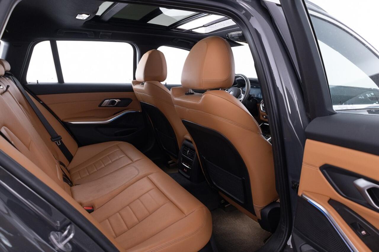 BMW 3-SERIE 330 e xDrive Touring High Executive | PANORAMADAK | LEDER ? 1e Eigenaar