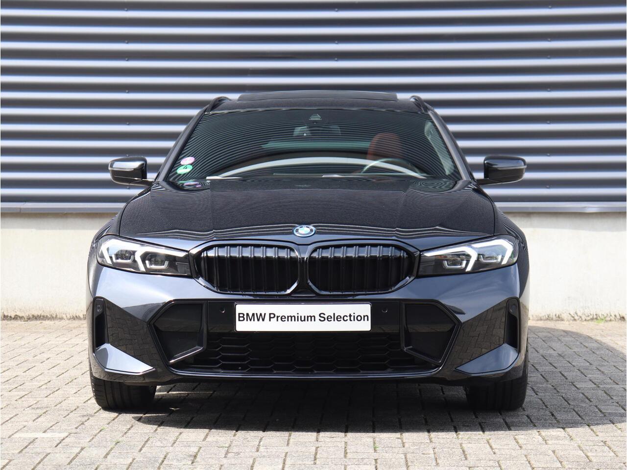 BMW 3-SERIE Touring 320e | High Executive | M Sportpakket | Panodak | Hi-Fi | Getint Glas | 19'' LMV