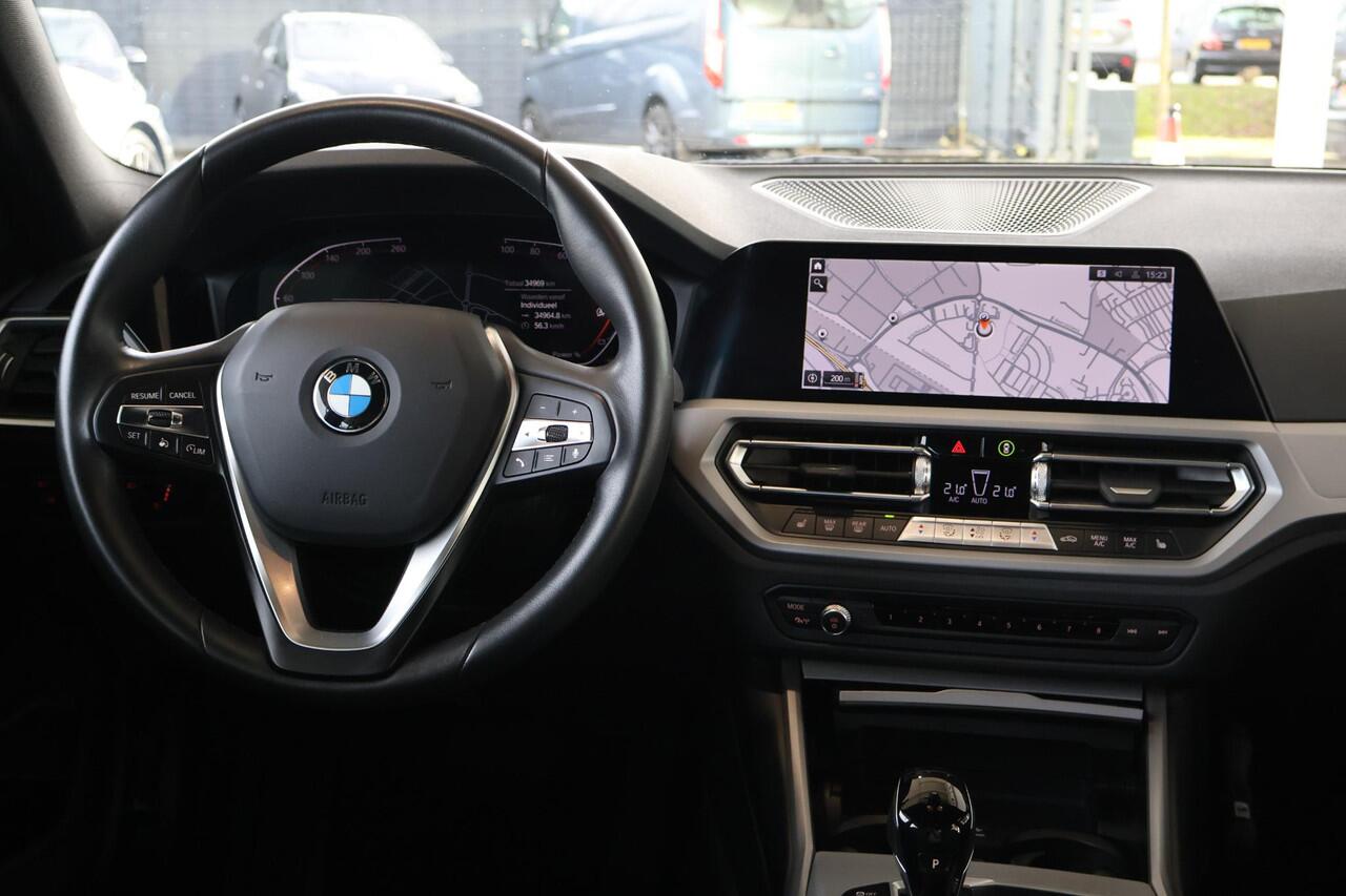 BMW 3-SERIE 318i Business Edition Plus | Parking Pack | Voorstoelen Verwarmd | Apple Carplay