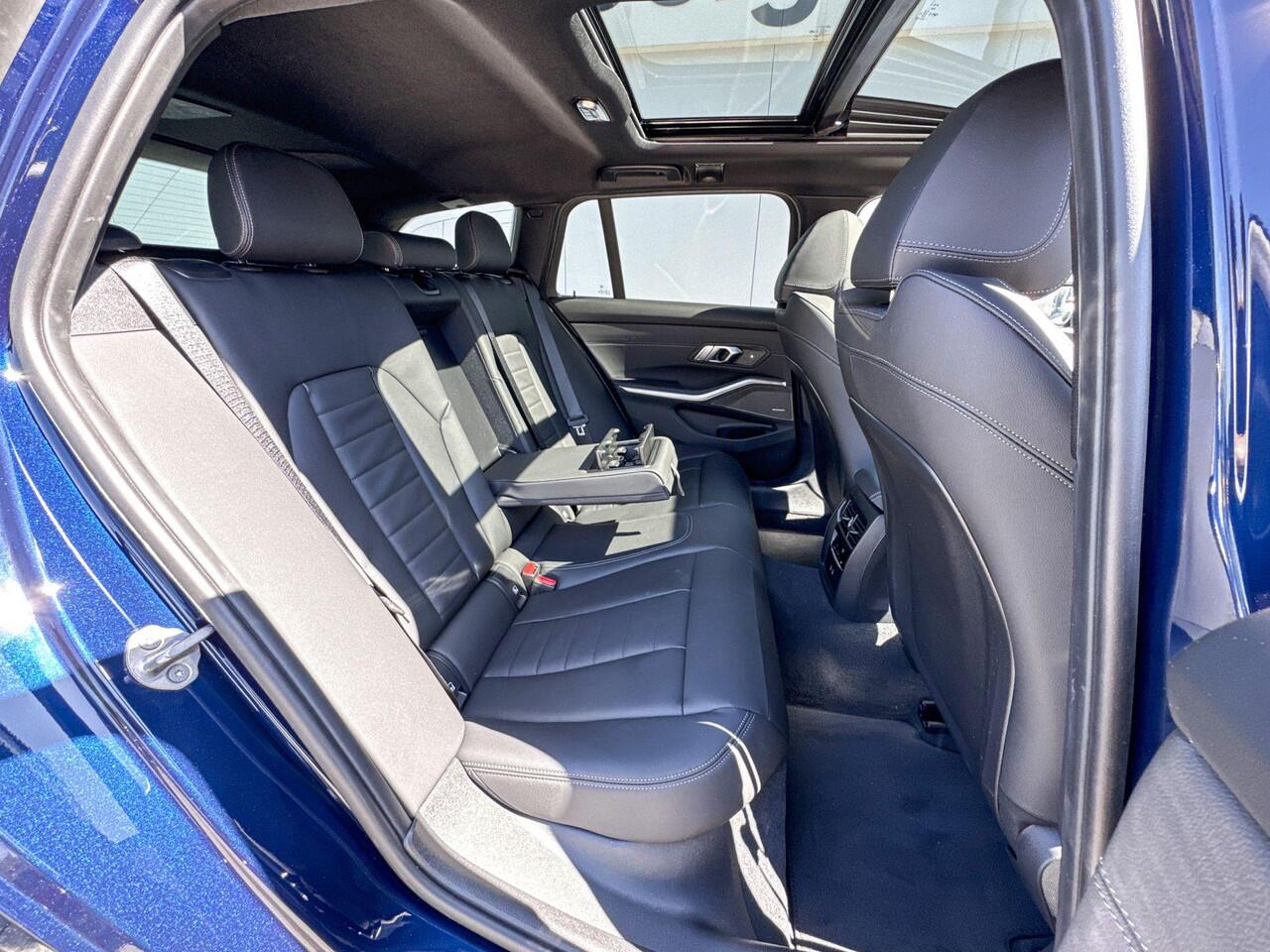 BMW 3-SERIE Touring 330e | M Sport | Innovation Pack | Comfort Pack