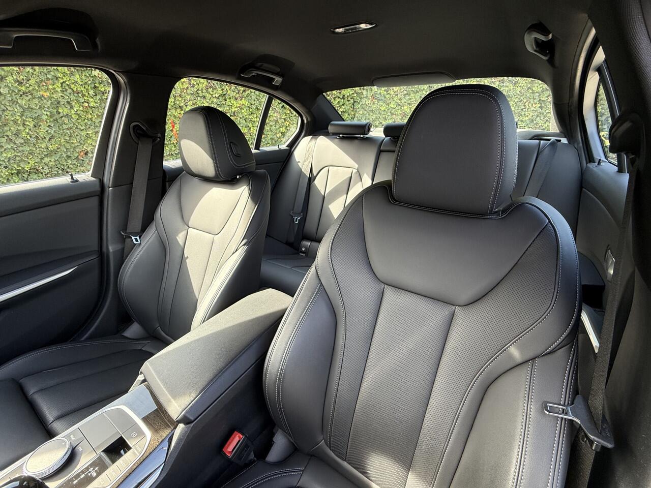 BMW 3-SERIE Sedan 318i | Business Ed. | Luxury Line | Camera | 18'' | Stoelverw. | HiFi