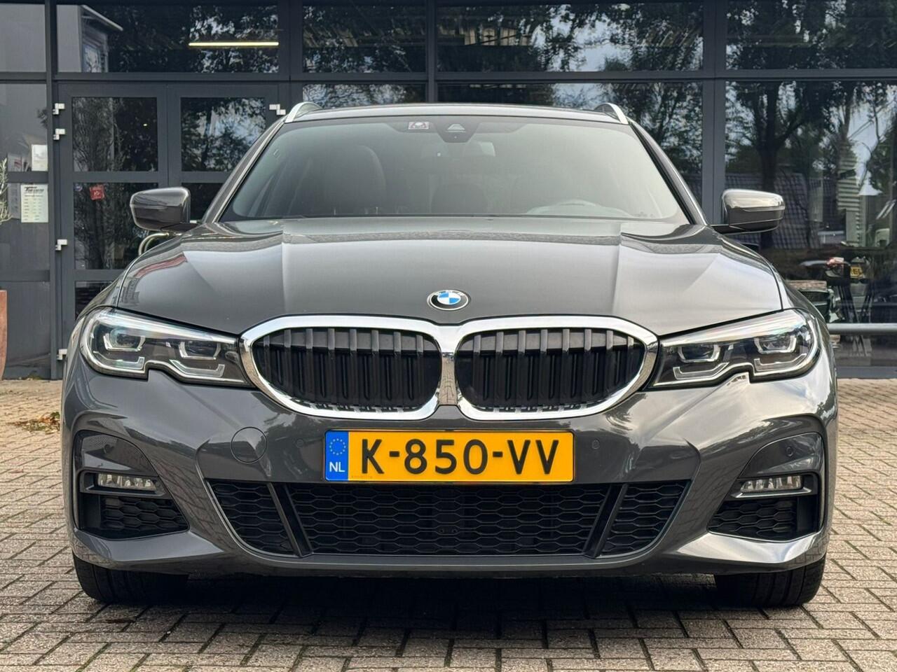 BMW 3-SERIE Touring 330e High Executive M-pakket/Panoramadak/Navigatie/Leder