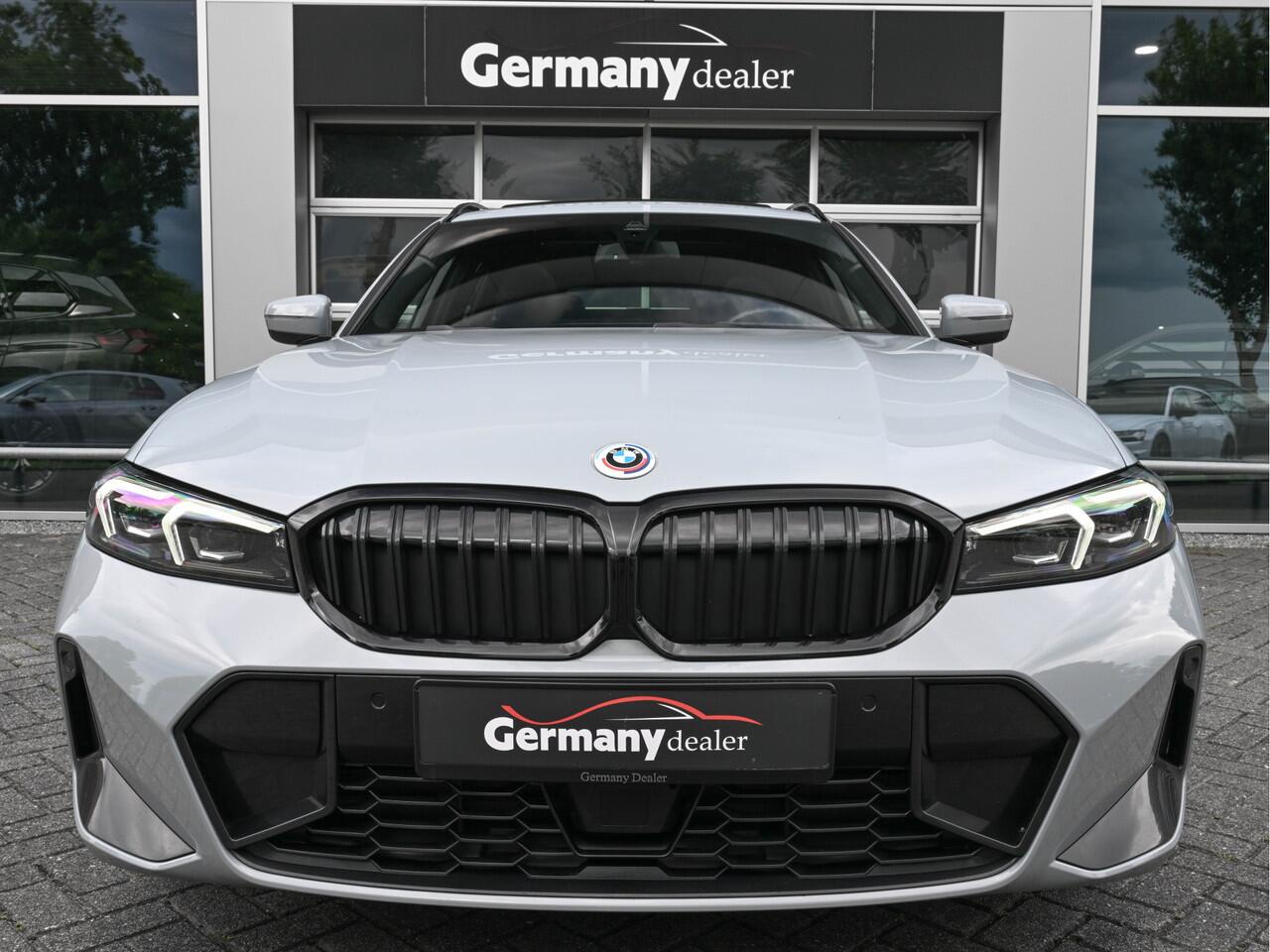 BMW 3-SERIE Touring 330e xDrive M-Sport Pro Pano H&K HUD ACC Widescreen Ind-Brooklyn Shadowline