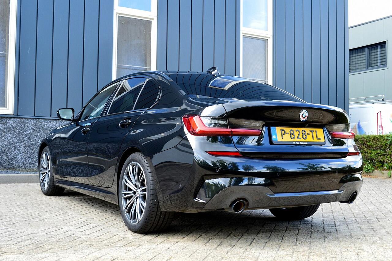 BMW 3-SERIE 320i M-Sport Business Edition Plus Rijklaarprijs-Garantie Leder Led Camera Navigatie 50 Jahre Edition