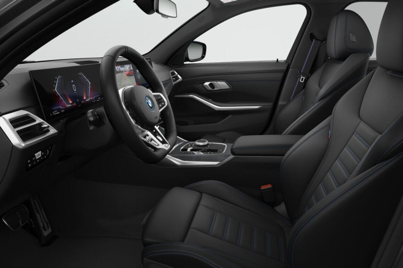 BMW 3-SERIE Sedan 330e | M Sport Pro | Comfort Pack