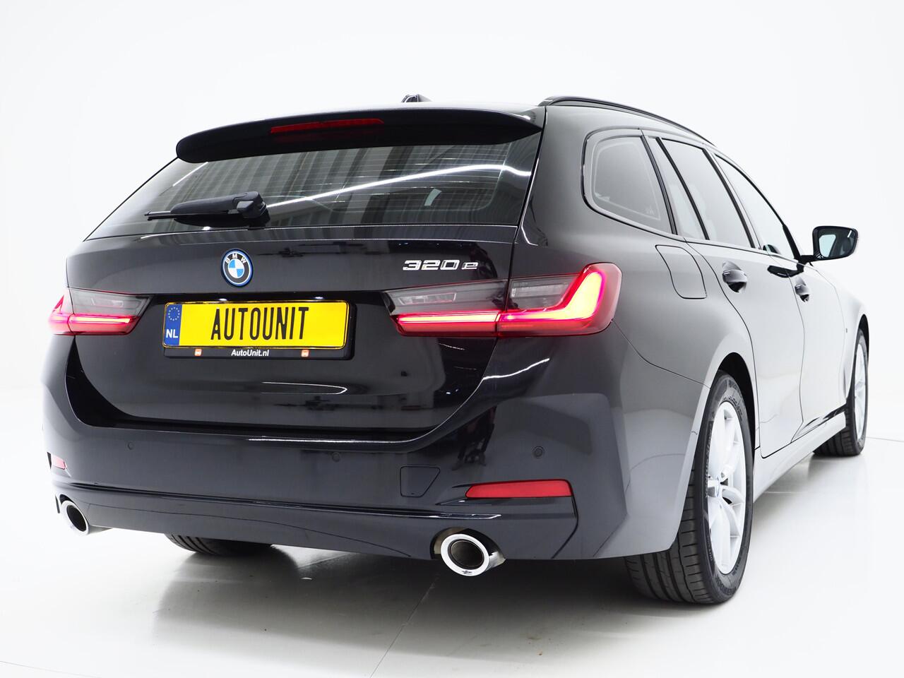 BMW 3-SERIE Touring 320e LCI Shadow Line | Nieuw Model | Widescreen | Carplay | Cruise | DAB | PDC | LED