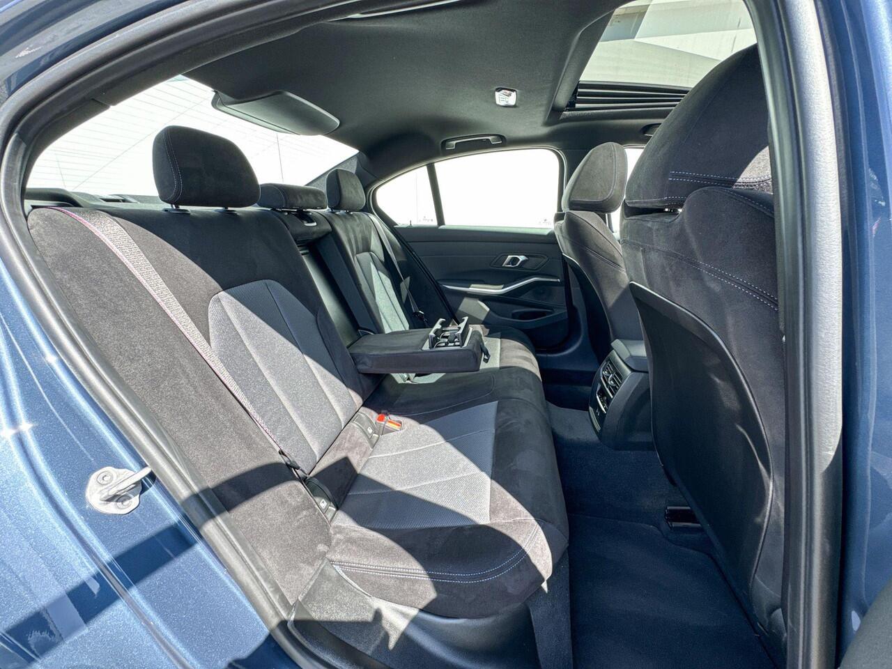 BMW 3-SERIE Sedan 320i xDrive | Innovation Pack | M Sport | Panoramadak