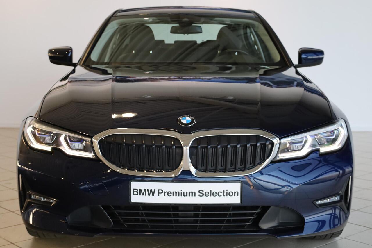 BMW 3-SERIE Sedan 320e | Cruise Control | Stoelverwarming