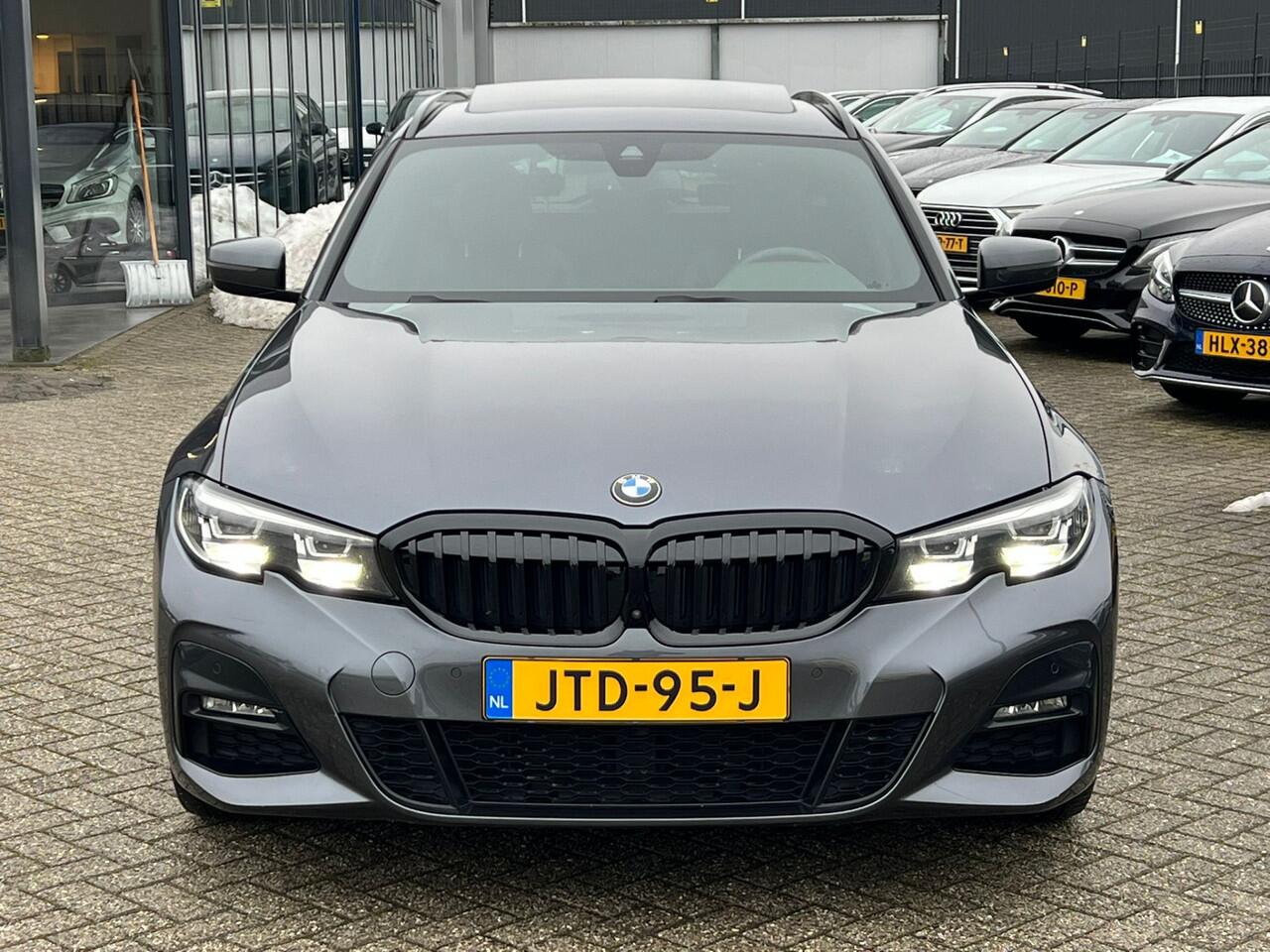 BMW 3-SERIE Touring 330e High Executive M-SPORT SHADOW-LINE PANORAMADAK AMBIENT MEMORY 360-CAMERA CARPLAY