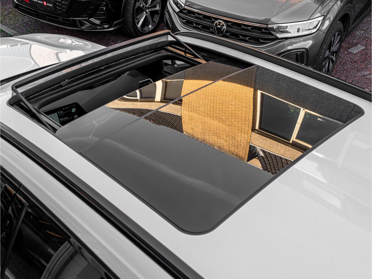 BMW 3-SERIE Touring 320e M-Sport Business Edition Plus PANO LASER 19 INCH CAMERA SHADOW LINE TREKHAAK DODEHOEK