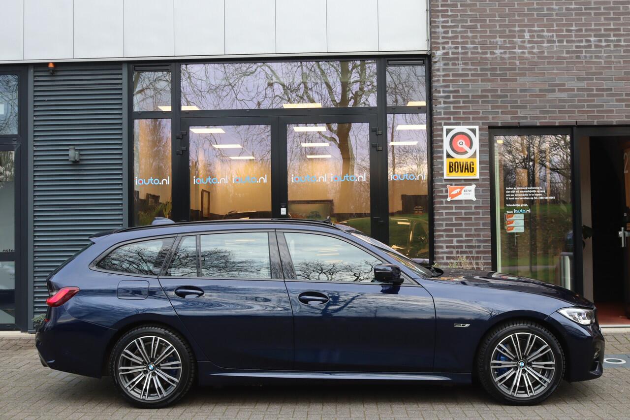 BMW 3-SERIE Touring 330e M-Sport Shadow Line Pano/Laser LED/Leder/360/Keyless/Head-up/ACC/Dodehoek