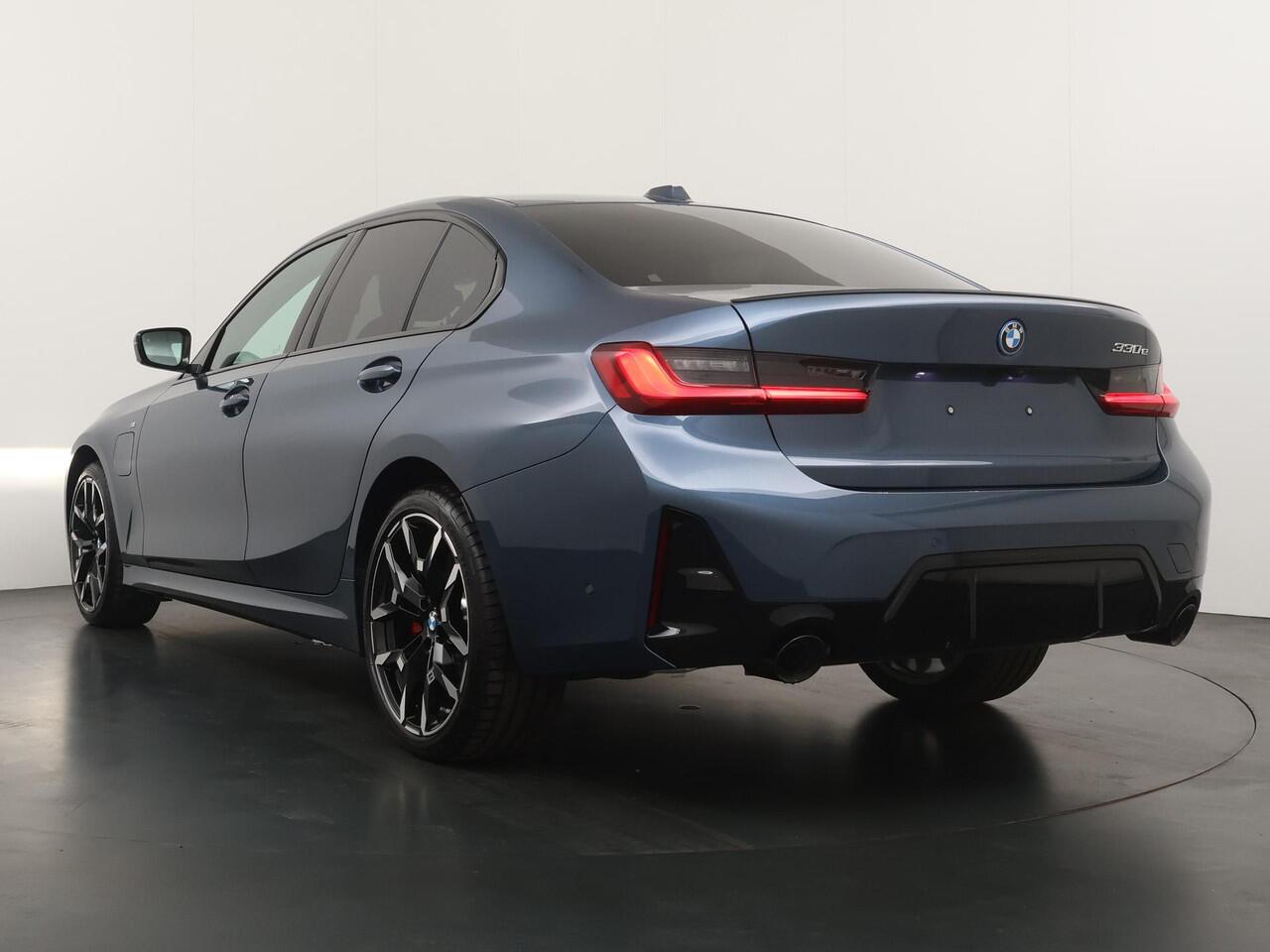 BMW 3-SERIE 330e | M-Sport pakket | Panoramadak | Adaptive Cruise | HiFi | Comfort Access |