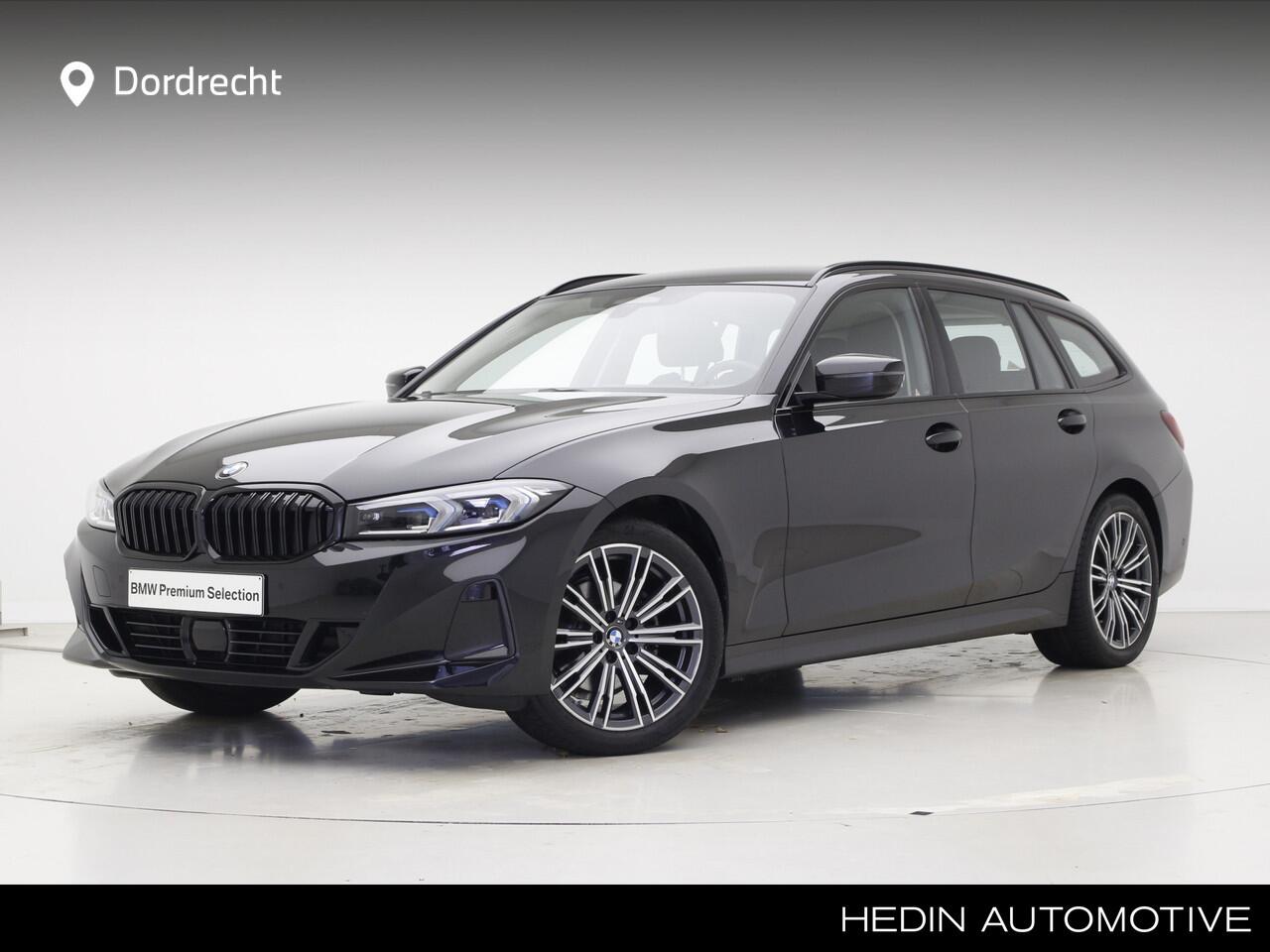 BMW 3-SERIE Touring 320d | Elek. Trekhaak | Standkachel | Driving Assistant Professional | 18" M-sport | Zwarte nieren Elek. Verst. Sportstoelen met Memory | Camera