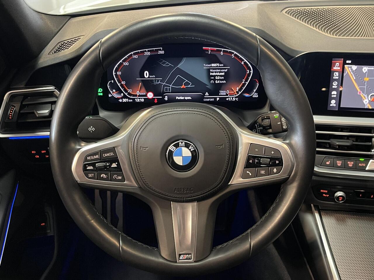 BMW 3-SERIE Touring 318i High Executive M Sport 18"/Panoramadak/Laser LED/Harman Kardon/Dodehoek/Adaptieve cruise/Keyless/Stoelverwarming