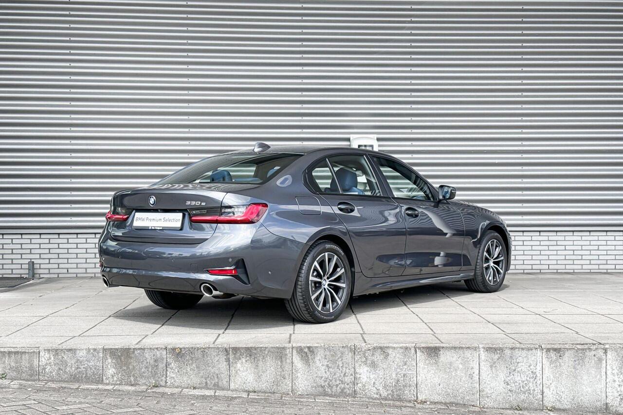 BMW 3-SERIE Sedan 330e Individual Edition Nappa leder interieur / Selections