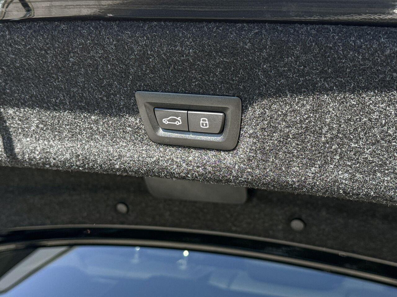 BMW 3-SERIE Sedan 330e